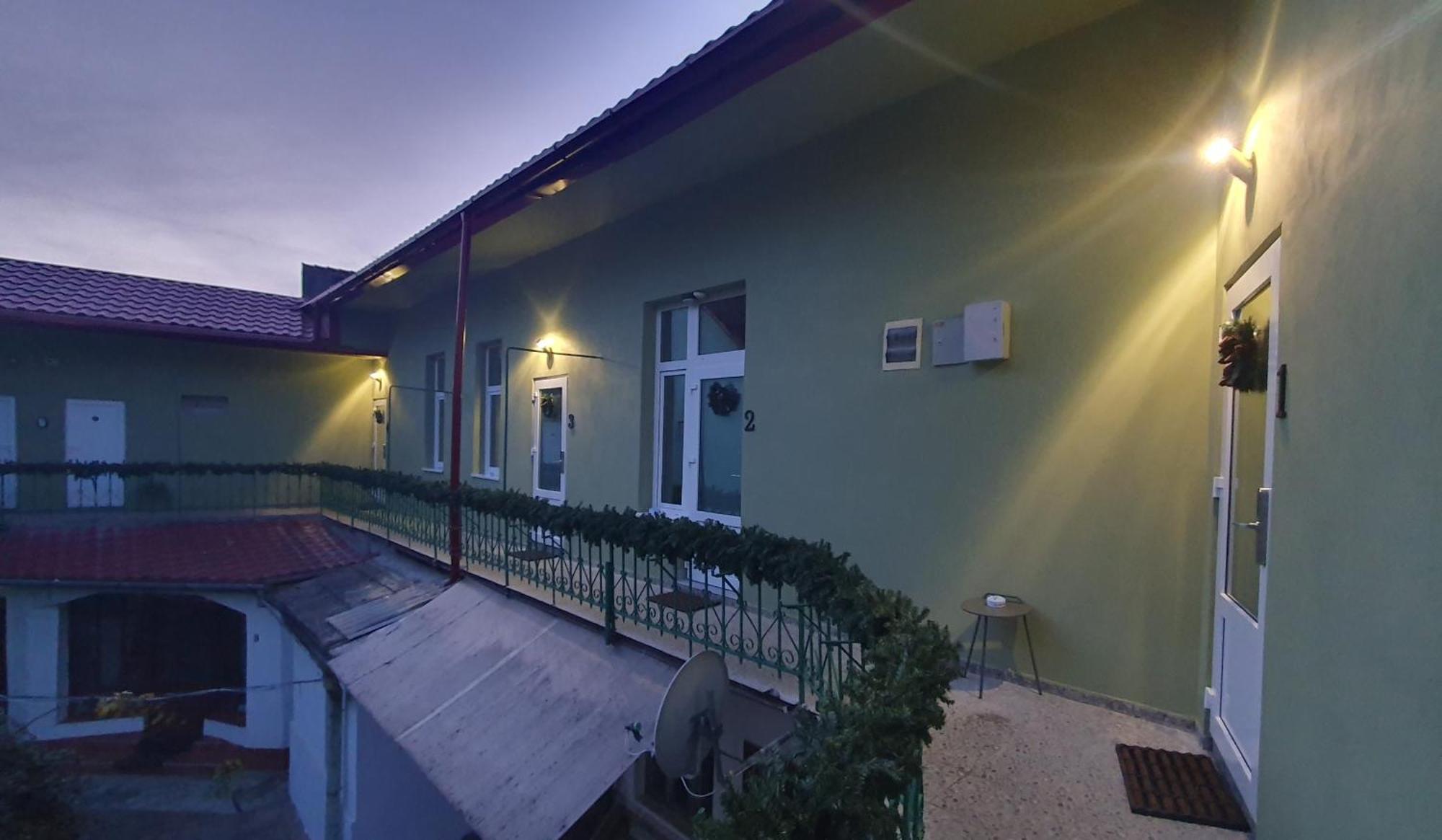 فندق Casa Basarab براشوف المظهر الخارجي الصورة
